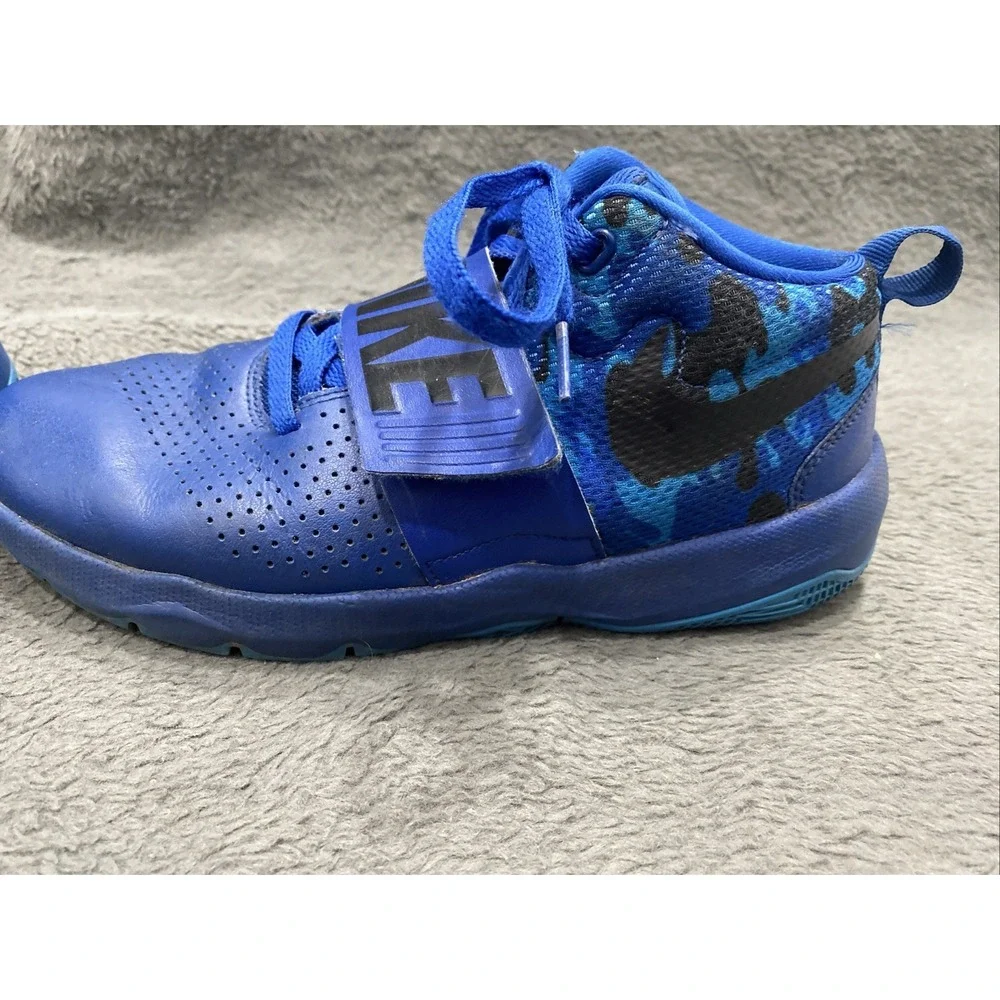 Nike Team Hustle D 8 Royal Blue Black Basketball Shoes Youth Size 6.5